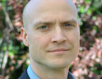Portrait picture of Professor Lars Hemkens