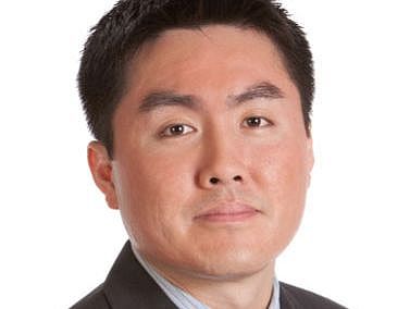 Portrait picture of Roger Lo